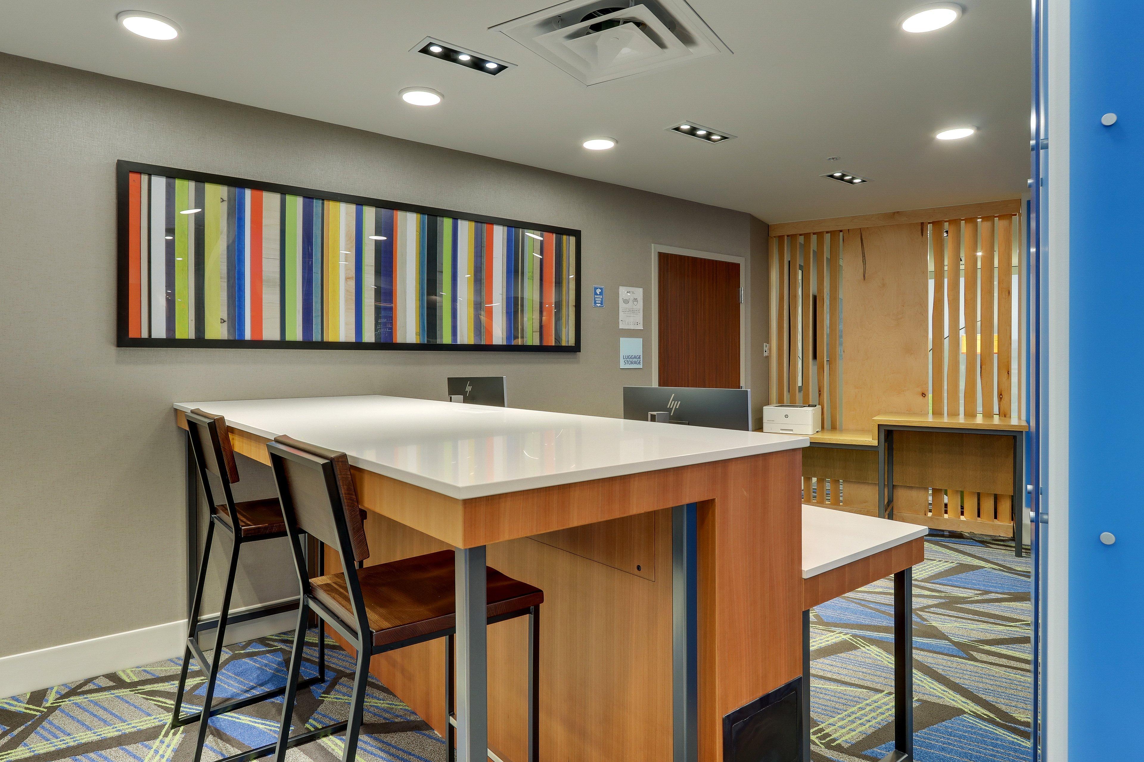 Holiday Inn Express & Suites Troy By Ihg Luaran gambar